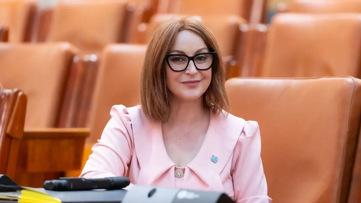 Dumitrina Mitrea, deputată AUR de Neamț, fotografiată în sala de plen